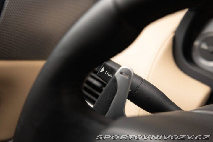 Aston Martin DB9 2005