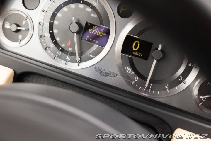 Aston Martin DB9 2005