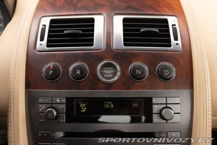 Aston Martin DB9 2005