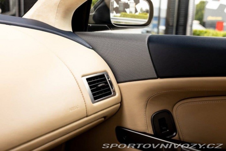Aston Martin DB9 2005