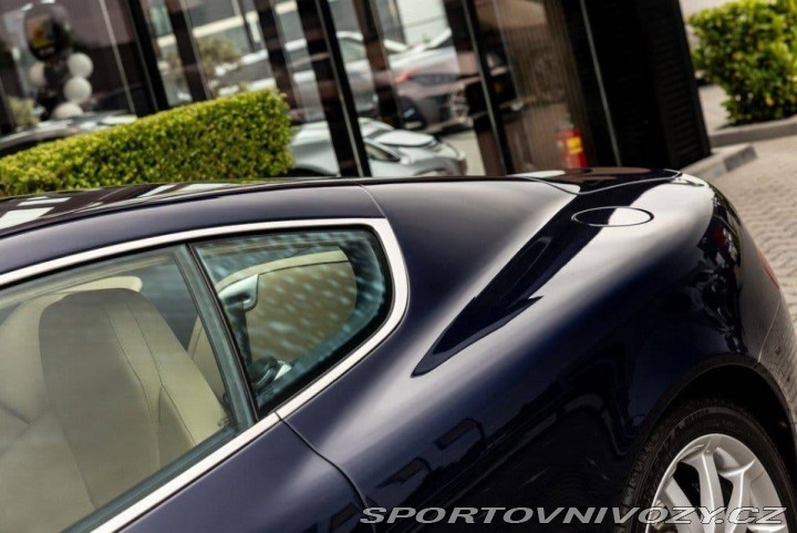 Aston Martin DB9 2005