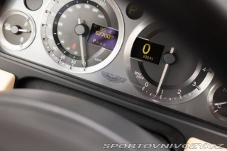 Aston Martin DB9  2005
