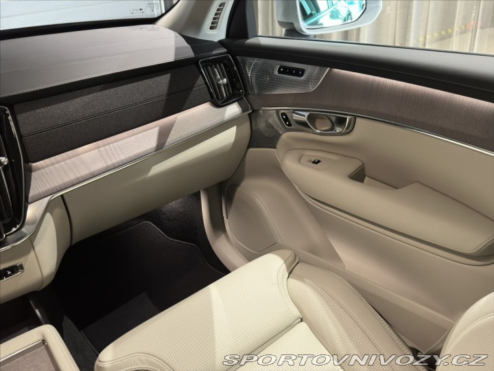 Volvo Ostatní modely XC90 2,0 T8 Plus Bright 2026
