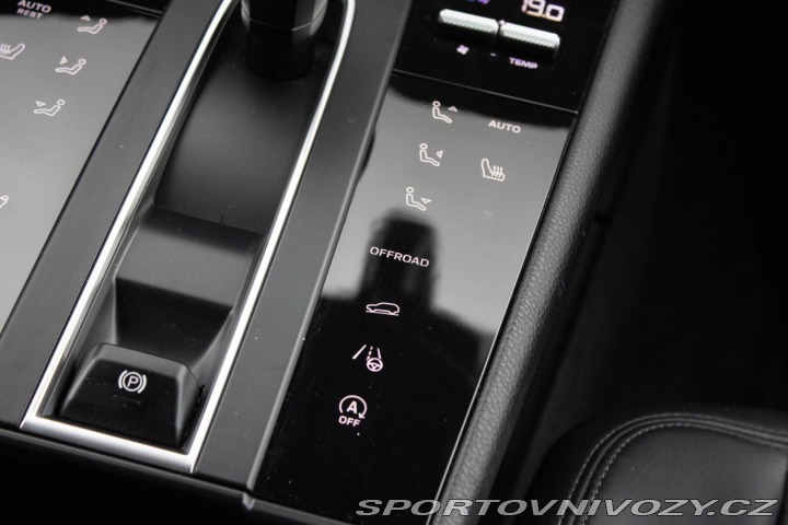 Porsche Macan T PDK 195 kw / 1. Majite 2022