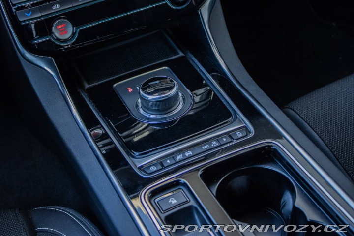Jaguar XE 2.0 I4D R-SPORT AWD / DP 2019