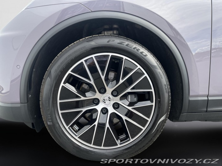 Porsche Macan Electric 2025