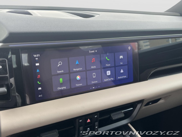 Porsche Macan Electric 2025