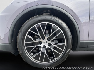 Porsche Macan Electric 2025