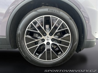 Porsche Macan Electric 2025