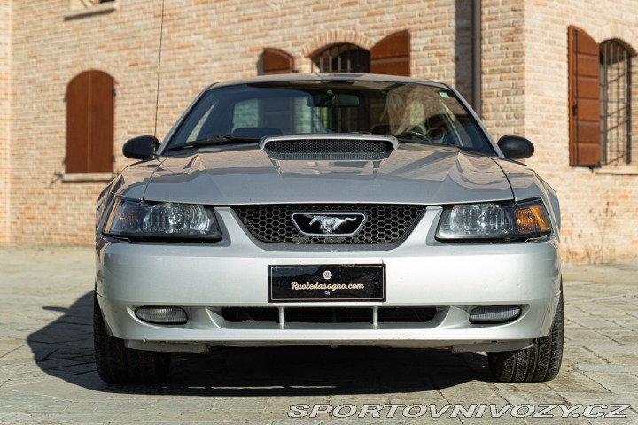 Ford Mustang GT V8 SRS 2002