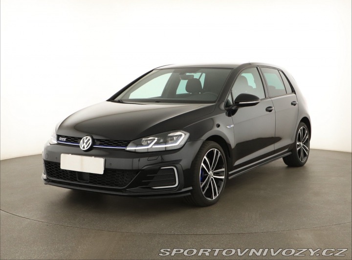 Volkswagen Golf GTE 2020