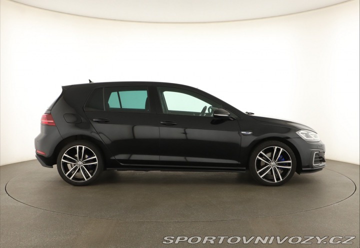 Volkswagen Golf GTE 2020