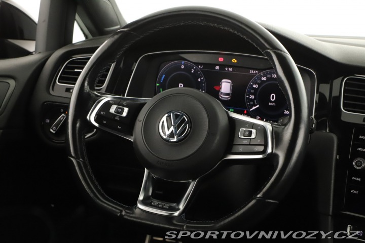 Volkswagen Golf GTE 2020