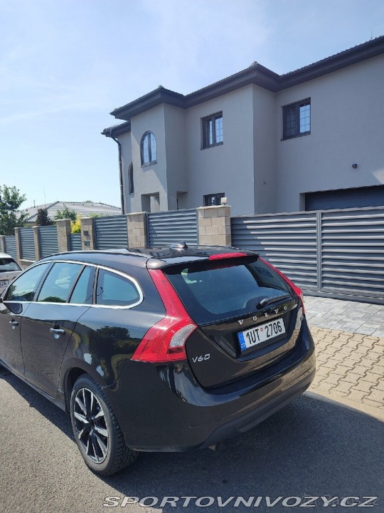 Volvo V60 2,0 100kW rok v.2013 AU 2013