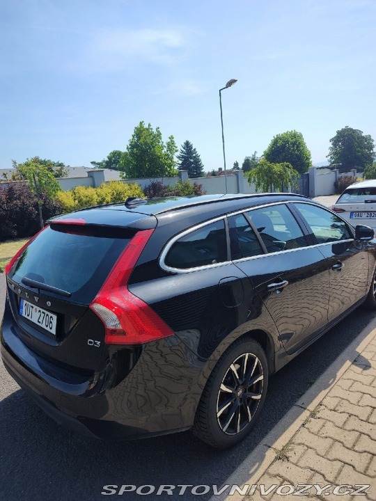 Volvo V60 2,0 100kW rok v.2013 AU 2013