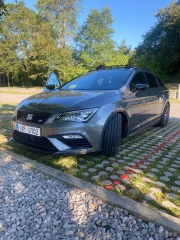 Seat Leon Cupra 300 Performance Car