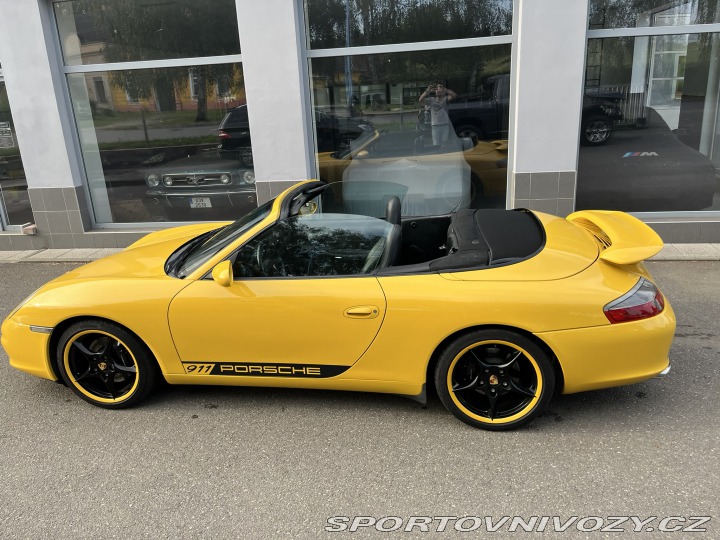 Porsche 911 Carrera 2WD manuál 2002