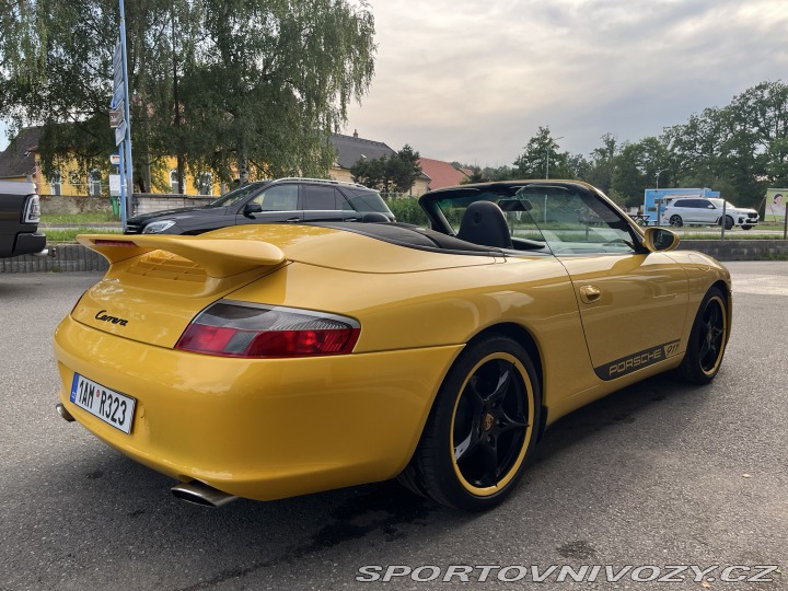 Porsche 911 Carrera 2WD manuál 2002