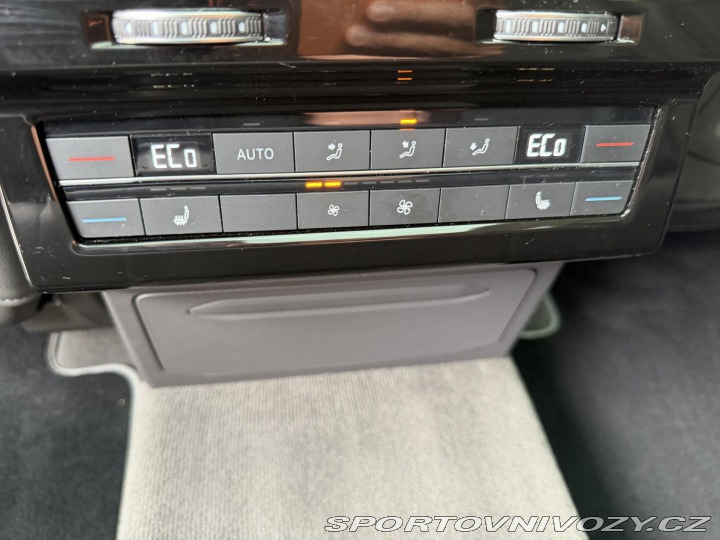 Volkswagen Ostatní modely Touareg 3.0TDI 210kW R-LINE HUD P 2021