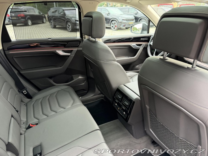 Volkswagen Ostatní modely Touareg 3.0TDI 210kW R-LINE HUD P 2021