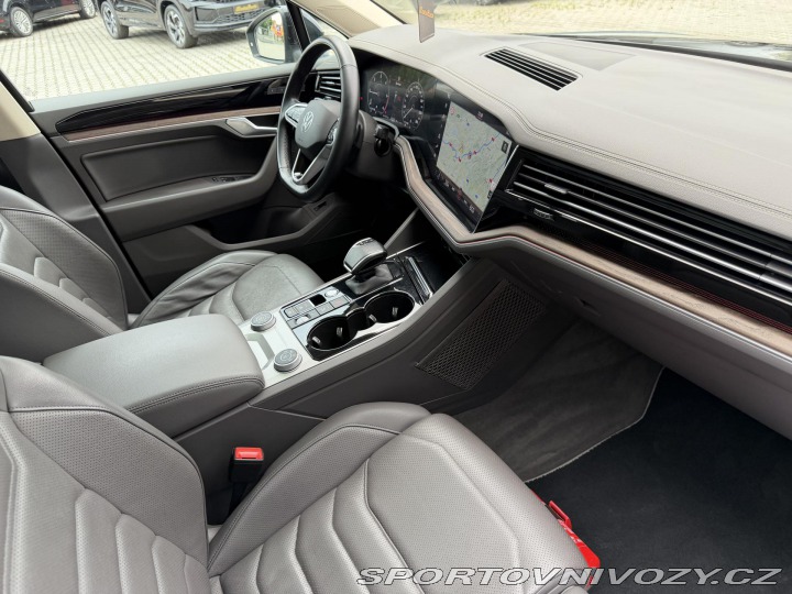 Volkswagen Ostatní modely Touareg 3.0TDI 210kW R-LINE HUD P 2021