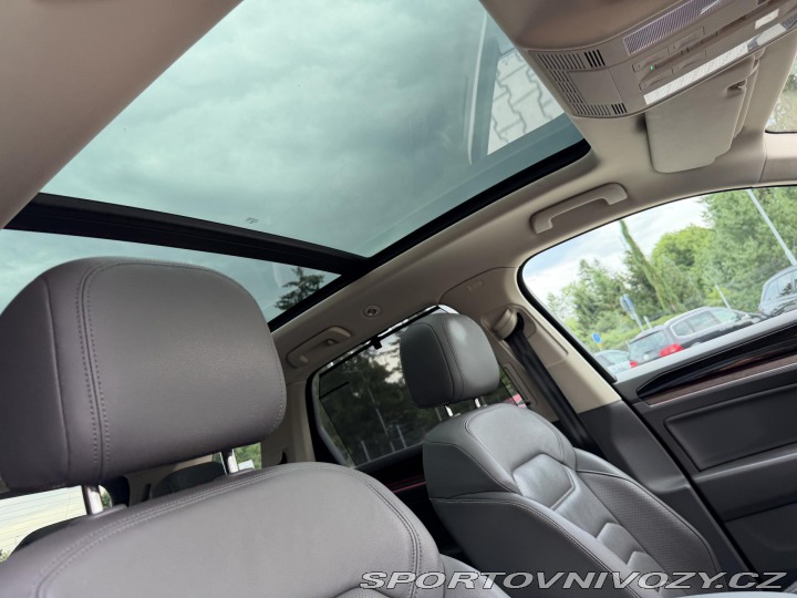 Volkswagen Ostatní modely Touareg 3.0TDI 210kW R-LINE HUD P 2021
