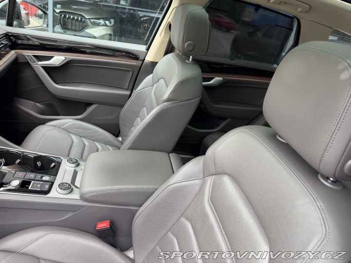 Volkswagen Ostatní modely Touareg 3.0TDI 210kW R-LINE HUD P 2021