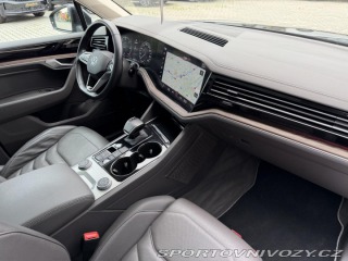Volkswagen Ostatní modely Touareg 3.0TDI 210kW R-LINE HUD P 2021