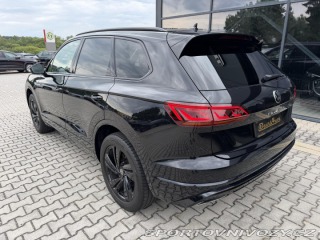 Volkswagen Ostatní modely Touareg 3.0TDI 210kW R-LINE HUD P 2021