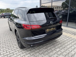 Volkswagen Ostatní modely Touareg 3.0TDI 210kW R-LINE HUD P 2021