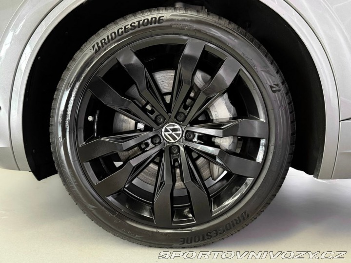 Volkswagen Ostatní modely Touareg 4.0TDI V8 R-LINE 4MOTION, 2021
