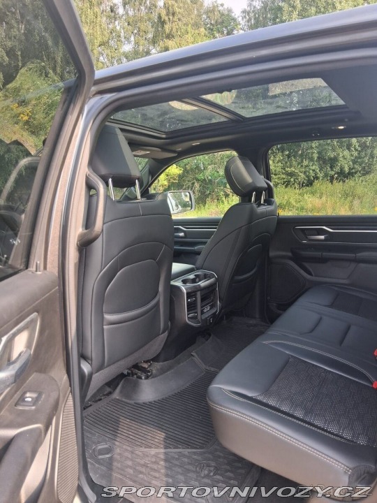 Dodge Ostatní modely RAM 1500 5,7 1500 Big Horn BackC 1800