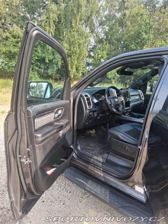 Dodge Ostatní modely RAM 1500 5,7 1500 Big Horn BackC 1800