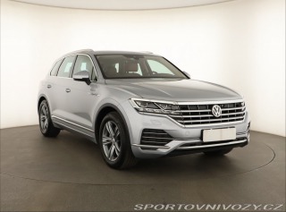 Volkswagen  Touareg  3.0 TDI