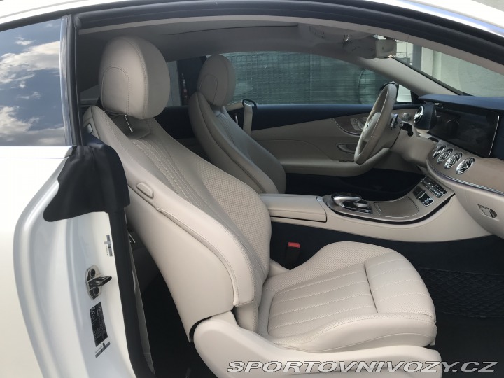 Mercedes-Benz E Kupé 400 4matic AT/9 2017
