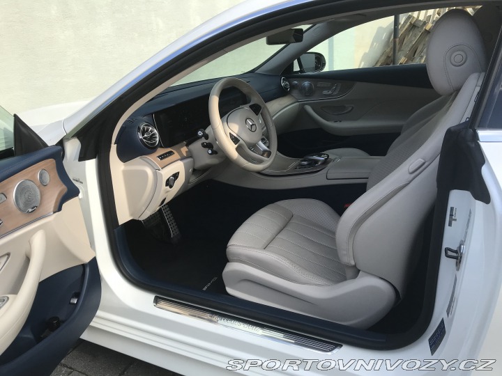 Mercedes-Benz E Kupé 400 4matic AT/9 2017