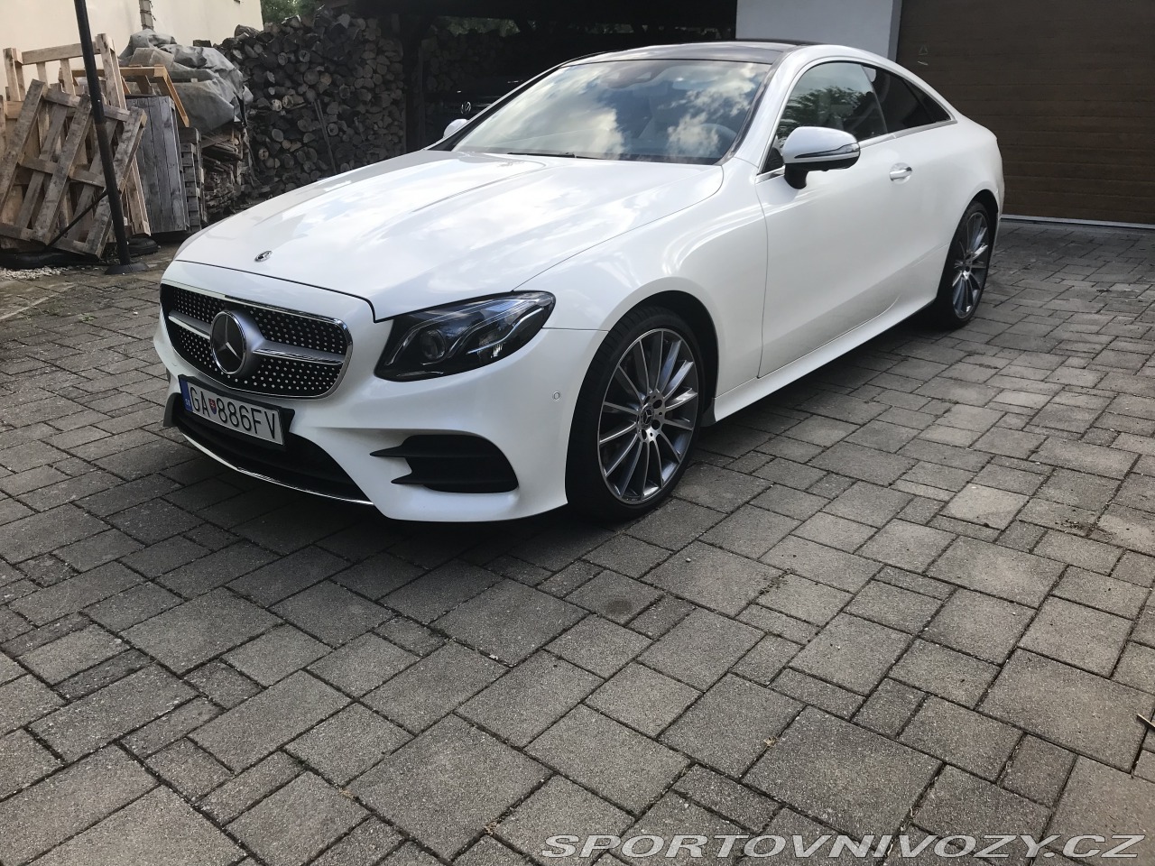 Mercedes-Benz E Kupé 400 4matic AT/9