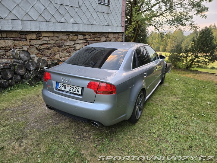 Audi RS4 2006