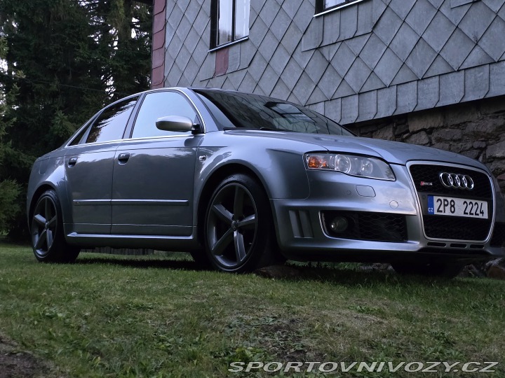 Audi RS4 2006
