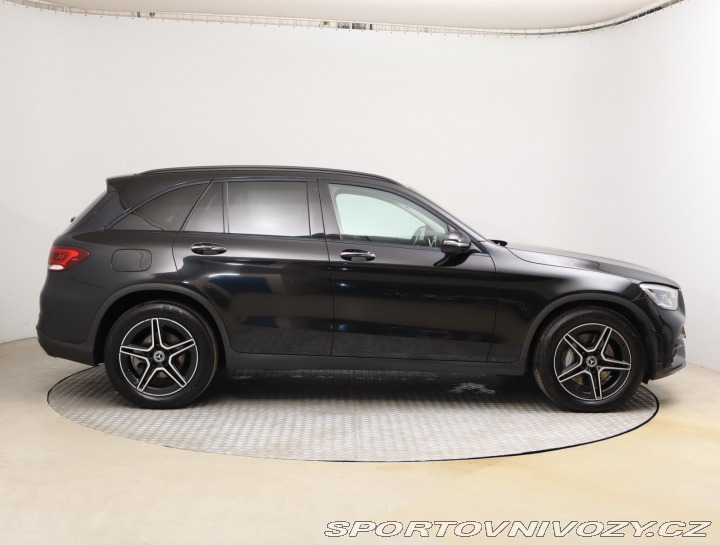 Mercedes-Benz Ostatní modely GLC AMG line GLC 300 d 4MATIC 2020