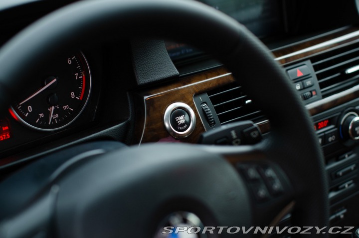 BMW 3 Coupé 330xi A/T, 200kW, 2007