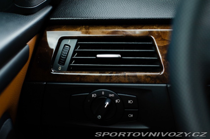 BMW 3 Coupé 330xi A/T, 200kW, 2007