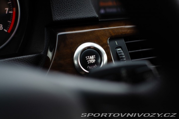 BMW 3 Coupé 330xi A/T, 200kW, 2007