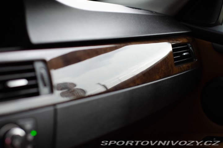 BMW 3 Coupé 330xi A/T, 200kW, 2007