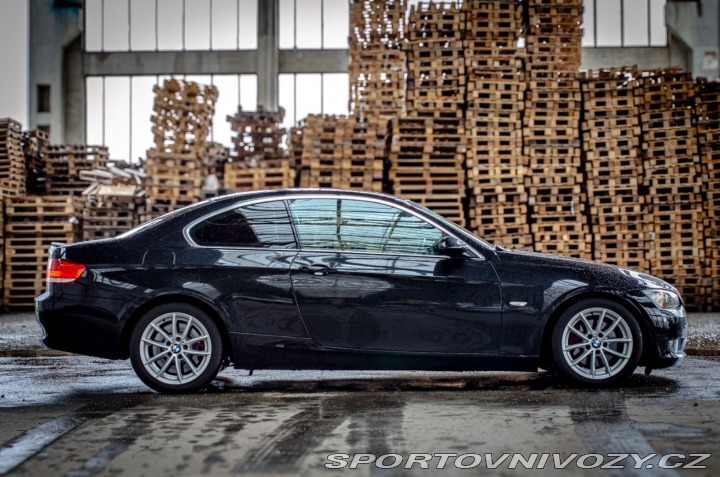 BMW 3 Coupé 330xi A/T, 200kW, 2007