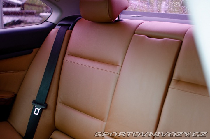 BMW 3 Coupé 330xi A/T, 200kW, 2007