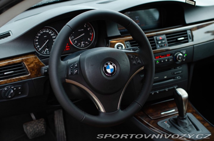 BMW 3 Coupé 330xi A/T, 200kW, 2007
