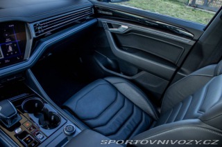Volkswagen Ostatní modely Touareg 3.0 TDI V6 R-Line BLACK 2024