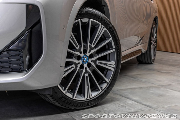 BMW iX1 xDrive30 REZERVACE 2024