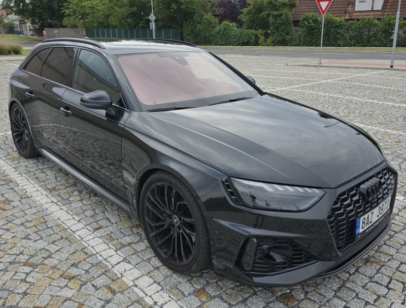 Audi RS4 